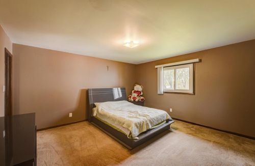 9525 Southwood Dr, Hammond IN 46321-3021 exterior