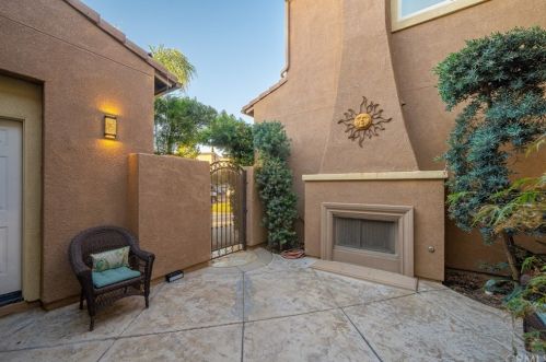 16849 Ridge Cliff Dr, Riverside CA  92503-0251 exterior
