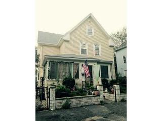 27 Burrows St, Providence, RI 02907-3633