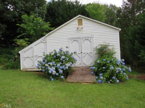 328 Davis Rd, Stockbridge GA  30281-3304 exterior