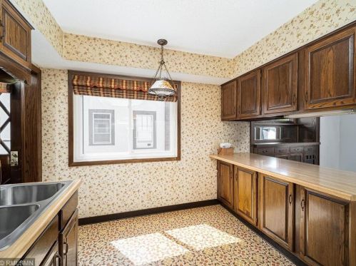 1744 Berkeley Ave, Saint Paul MN  55105-2026 exterior