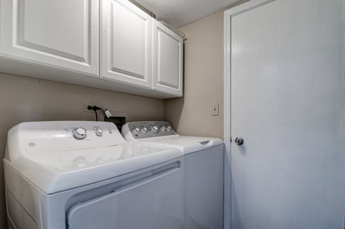 649 Sunrise Ct, Carol Stream IL  60188-1683 exterior