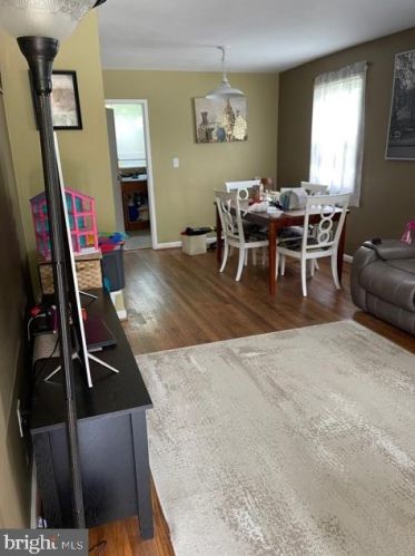 8456 New Hampshire Ave, Silver Spring MD  20903-3308 exterior