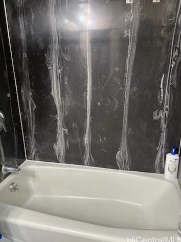 5333 Likini St, Honolulu HI  96818-1762 exterior