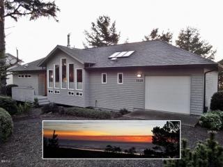 1510 Sandpiper Dr, Waldport OR  97394-9482 exterior