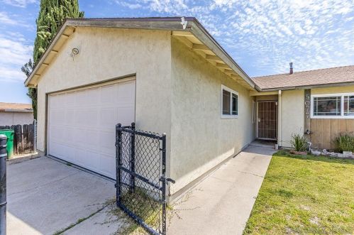 5077 Gold Dr, Oceanside, CA 92057-3721
