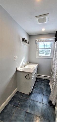 14 Colonial Dr, Warren RI  02885-1709 exterior