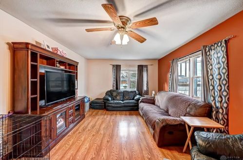 6026 Springfield Xenia Rd, Springfield OH  45502-8137 exterior