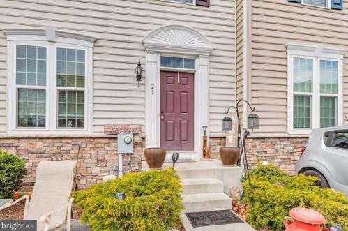 21 Norwood Dr, Falling Waters WV  25419-0060 exterior