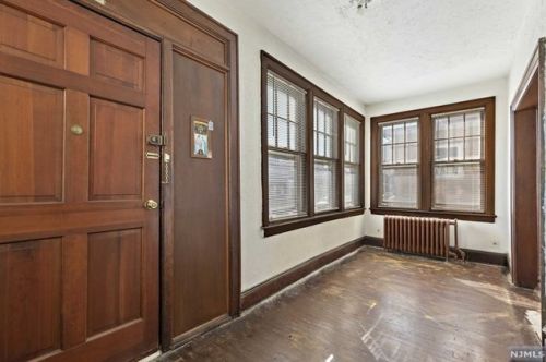 373 Morningside Ave, Fairview, NJ 07022-1108