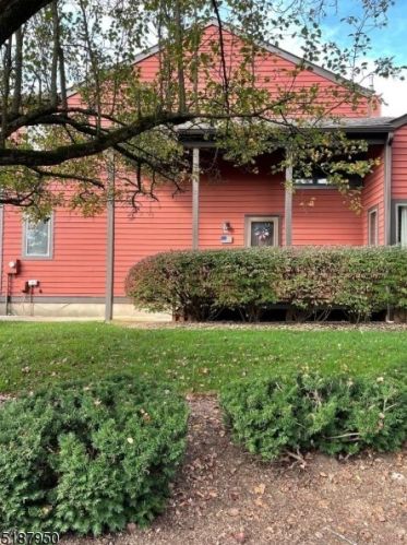 501 Clark Cir, Flemington, NJ 08822-1749