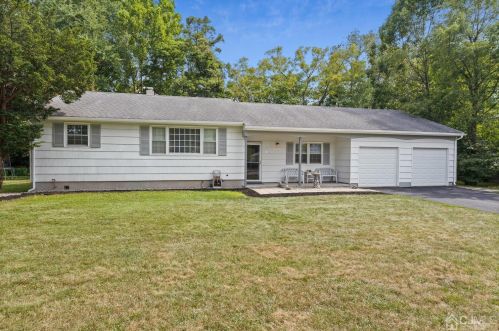 19 Cromwell Ct, Piscataway, NJ 08854-4701