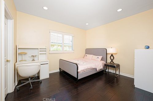 32 Trinity, Irvine CA  92612-3271 exterior