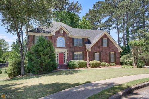 1615 Pinetree Pass Ln, Lilburn, GA 30047-5666
