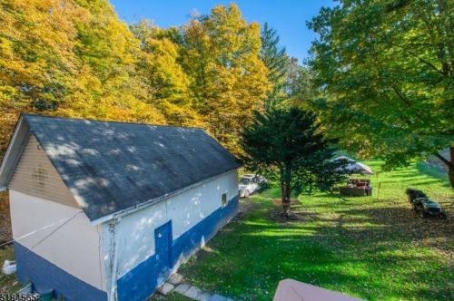 9 Ringenbach Ln, Mount Olive, NJ 07828-1805