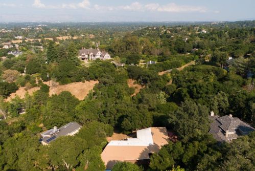 12250 Edgecliff Pl, Los Altos, CA 94022-4559