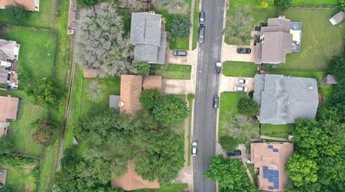 8905 Bridgewood Trl, Austin TX  78729-3612 exterior