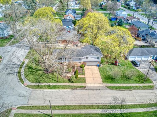 95 Main St, South Elgin, IL 60177-1731