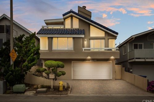 4156 Ocean Dr, Oxnard, CA 93035-3940