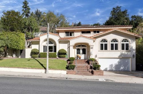 1360 Greenbriar Rd, Glendale CA  91207-1254 exterior