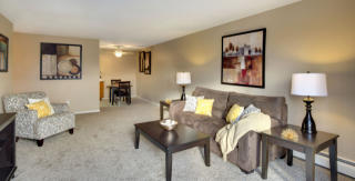 1300 Medicine Lake Dr, Minneapolis MN  55441-4814 exterior