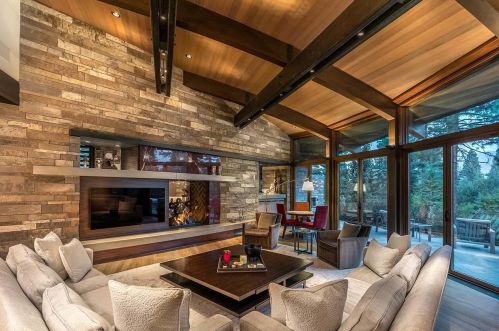 8209 Valhalla Dr, Truckee CA  96161-3384 exterior