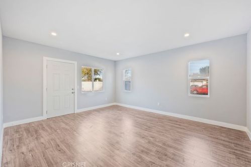 7960 Amestoy Ave, Van Nuys CA  91406-1603 exterior