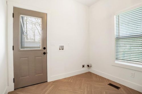 323 Eleanor St, Atlanta GA  30317-2306 exterior