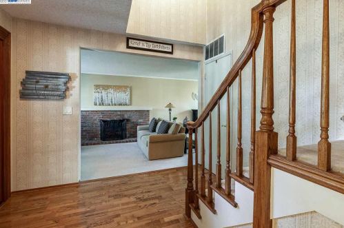 1086 Lomitas Ave, Livermore, CA 94550-6436