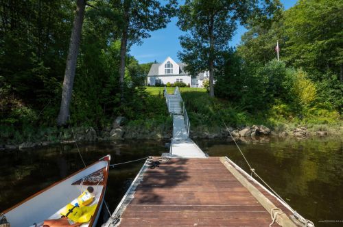 58 Laurel St, Waltham, ME 04605-2305