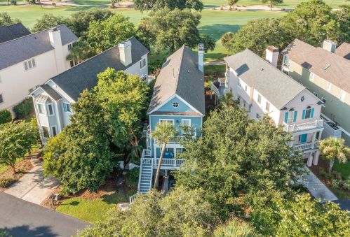 13 Commons Ct, Isle Of Palms, SC 29451-3862