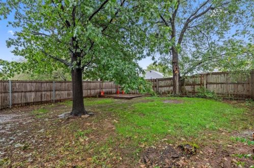 2521 Whitehurst Dr, Fort Worth TX  exterior