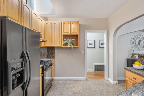 1306 Gilman Ave, San Francisco CA 94124-3243 exterior