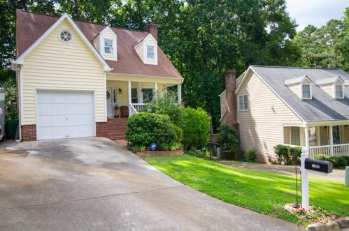 1390 Wenlock Edge Cv, Stone Mountain, GA 30083-1233