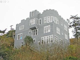 620 Alder St, Newport, OR 97365-4997