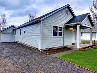 1785 13th Ave, Eugene, OR 97402-3720