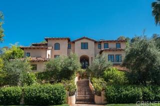 15800 Woodvale Rd, Van Nuys, CA 91436-3443