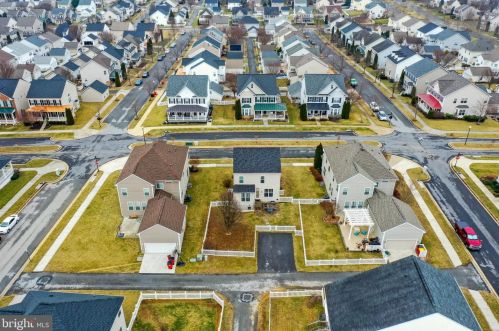 399 Lord Fairfax St, Charles Town WV  25414-2609 exterior