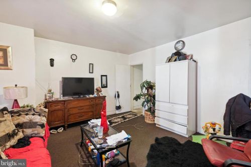 2119 Chelten Ave, Philadelphia PA 19138-2519 exterior