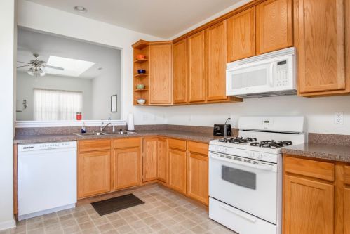 440 Cochran Dr, Crown Point, IN 46307-2367
