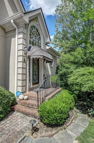 200 Grosvenor Pl, Atlanta, GA 30328-4851