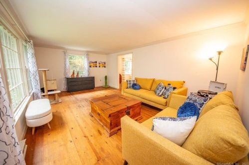 6 Shady Dell Ln, Somers CT  06071-2136 exterior