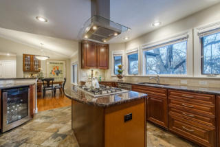 830 Harrison St, Denver, CO 80206-4042