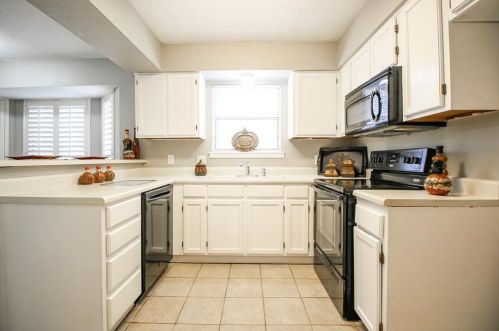 6900 Penhurst Dr, Fort Worth TX 76133-6422 exterior