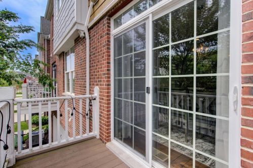4115 Royal Mews Cir, Naperville IL  60564-7174 exterior