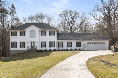 40 Bernadette Ln, Durham, CT 06422-2822