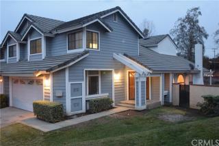 5892 Fairlane Dr, Riverside, CA 92506-3471
