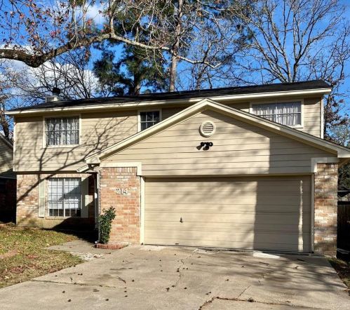 214 Oxford Dr, Conroe TX  77303-1812 exterior