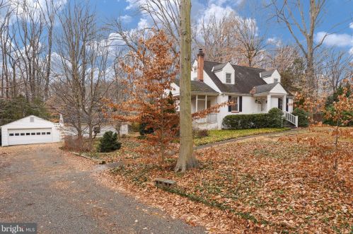 5012 Montgomery St, Annandale, VA 22003-6126