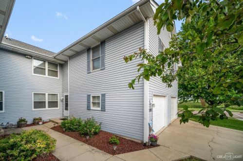 340 Mack Dr, Hinckley, IL 60520-9221